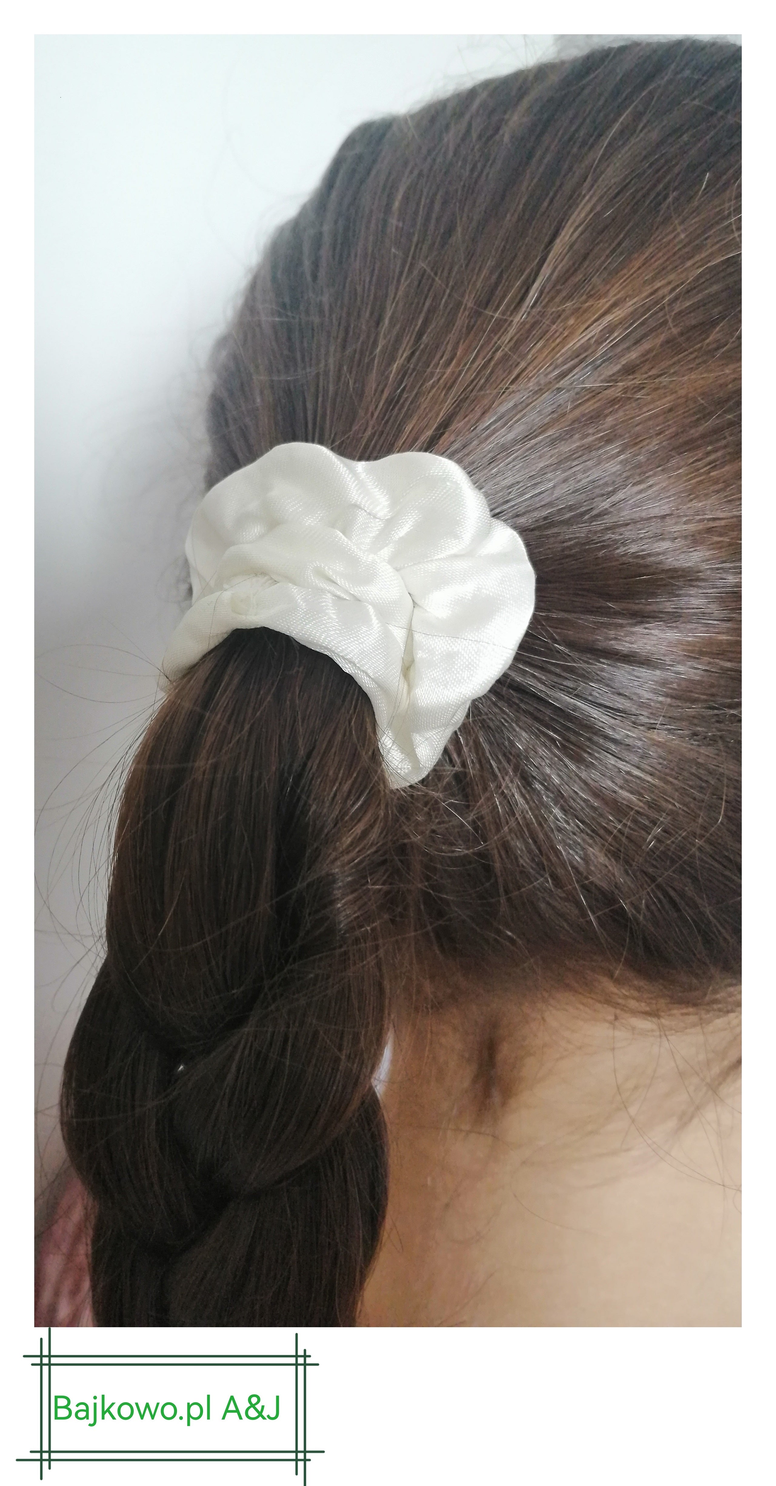 Gumka satynowa MINI (S) do włosów typu Scrunchie kolor BIAŁY